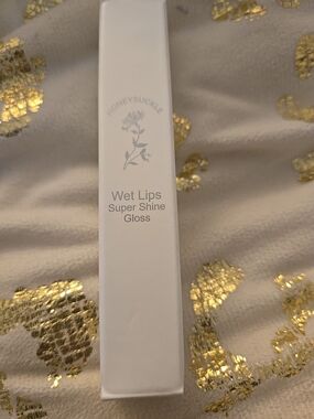 Brand New Skinn Cosmetics Honeysuckle Wet Lips Super Shine Gloss - Discontinued